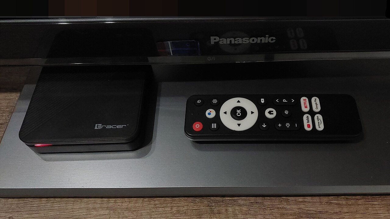 TV Box Android conectado para transformar TV antiga em Smart TV